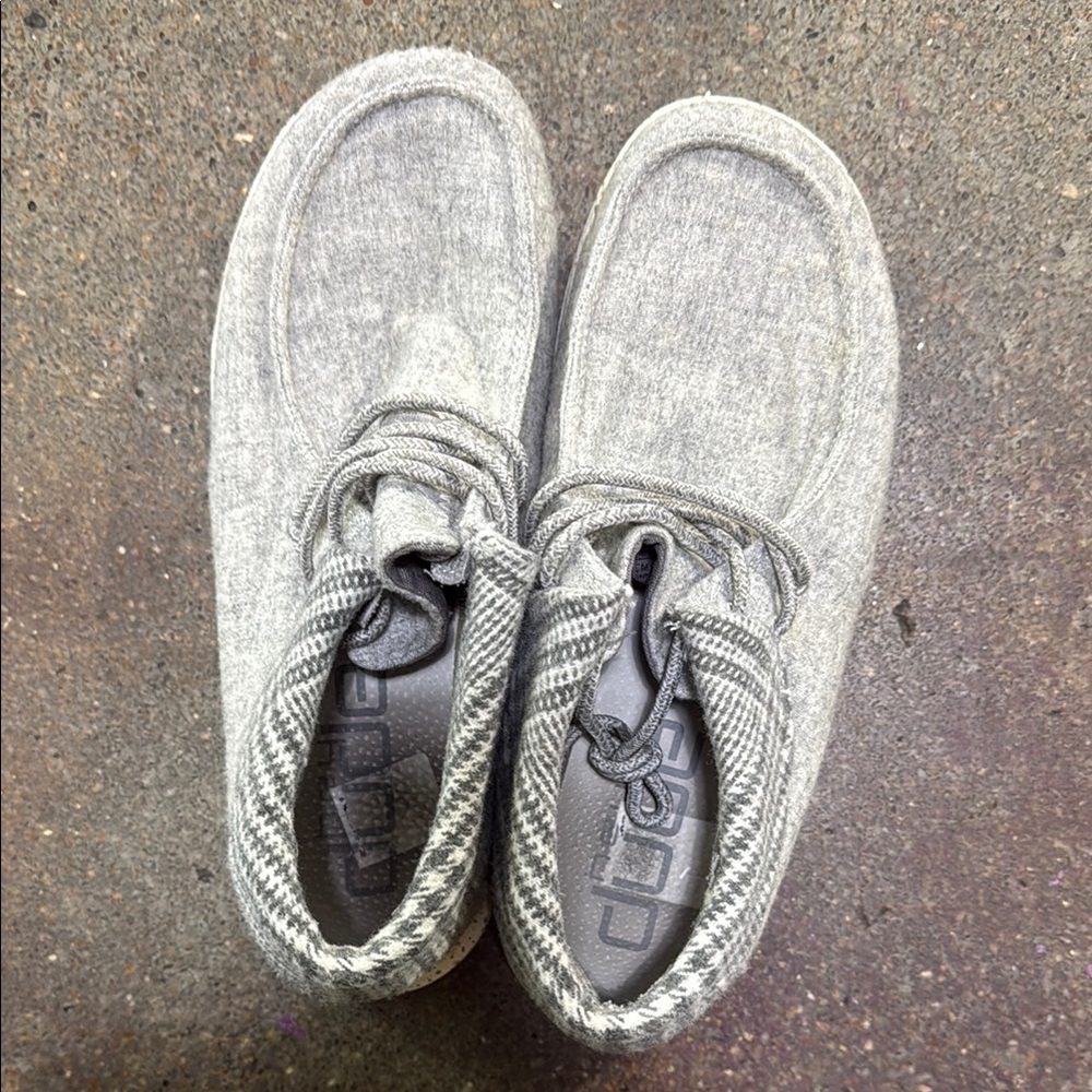 Hey Dude Shoes - Picture 3 of 4